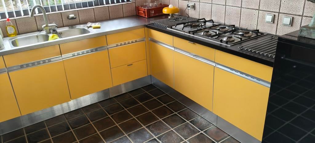 Poggenpohl gele hoekkeuken jaren 70 retro vintage modern, Huis en Inrichting, Keuken | Complete keukens, Gebruikt, Geel, Hoekkeuken