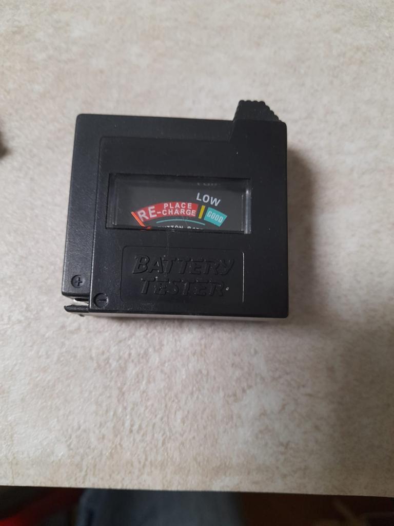 Compacte Batterij Tester - Controleer Snel Batterijen, Ophalen of Verzenden, Gebruikt