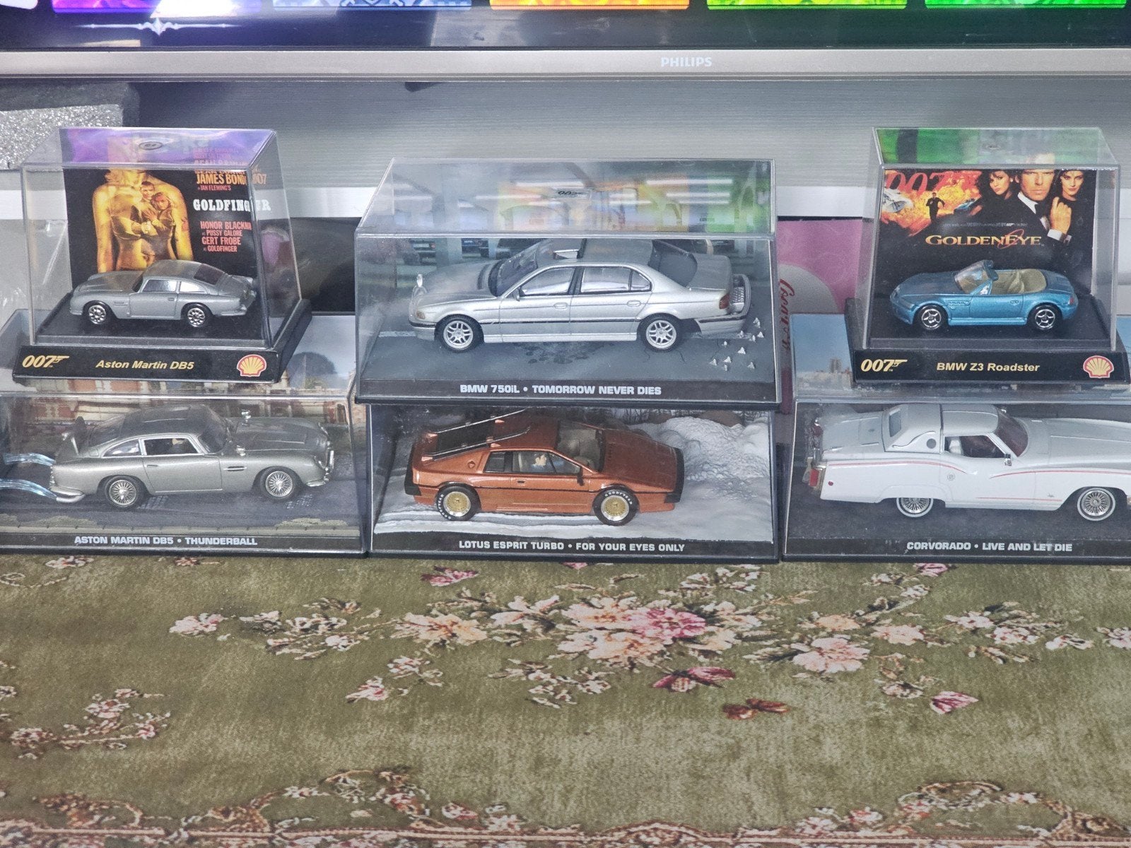 James Bond Car Collection - 6 modelauto's (1:43)