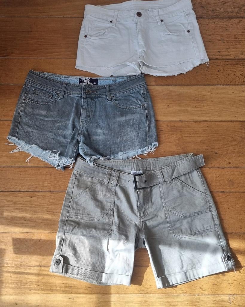 Korte broeken grijs , wit en beige maat 38 + 38-40 € 5 p.stk, Maat 38/40 (M), Kort, Beige, Ophalen of Verzenden