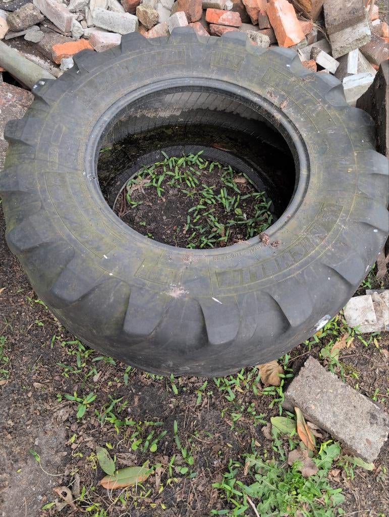 Oude tractorband voor schommel, zandbak of decoratie, Ophalen, Gebruikt
