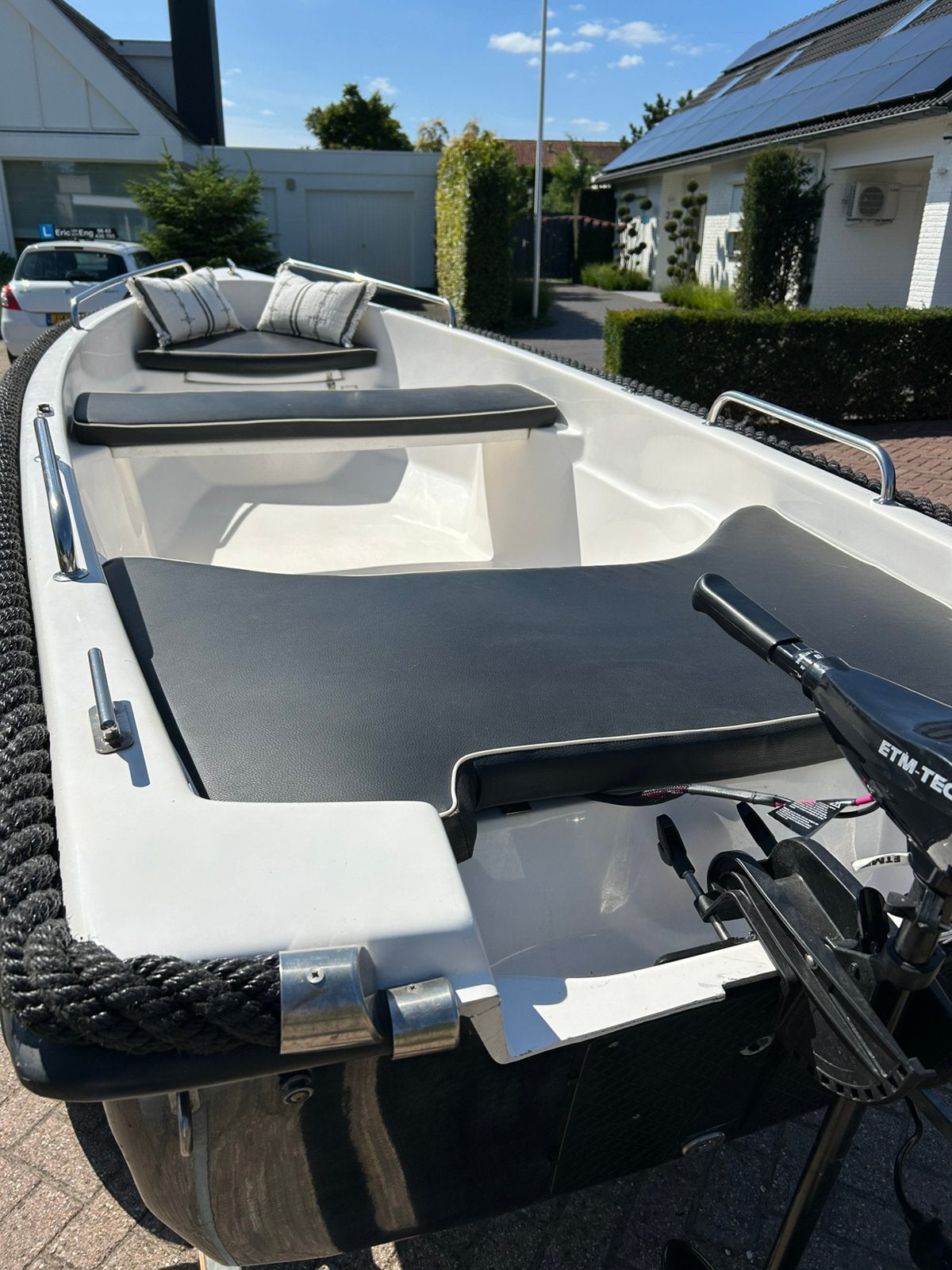 Zeer nette Amigo boot compleet met trailer en moter, Watersport en Boten, Ophalen, Zo goed als nieuw, Trailer