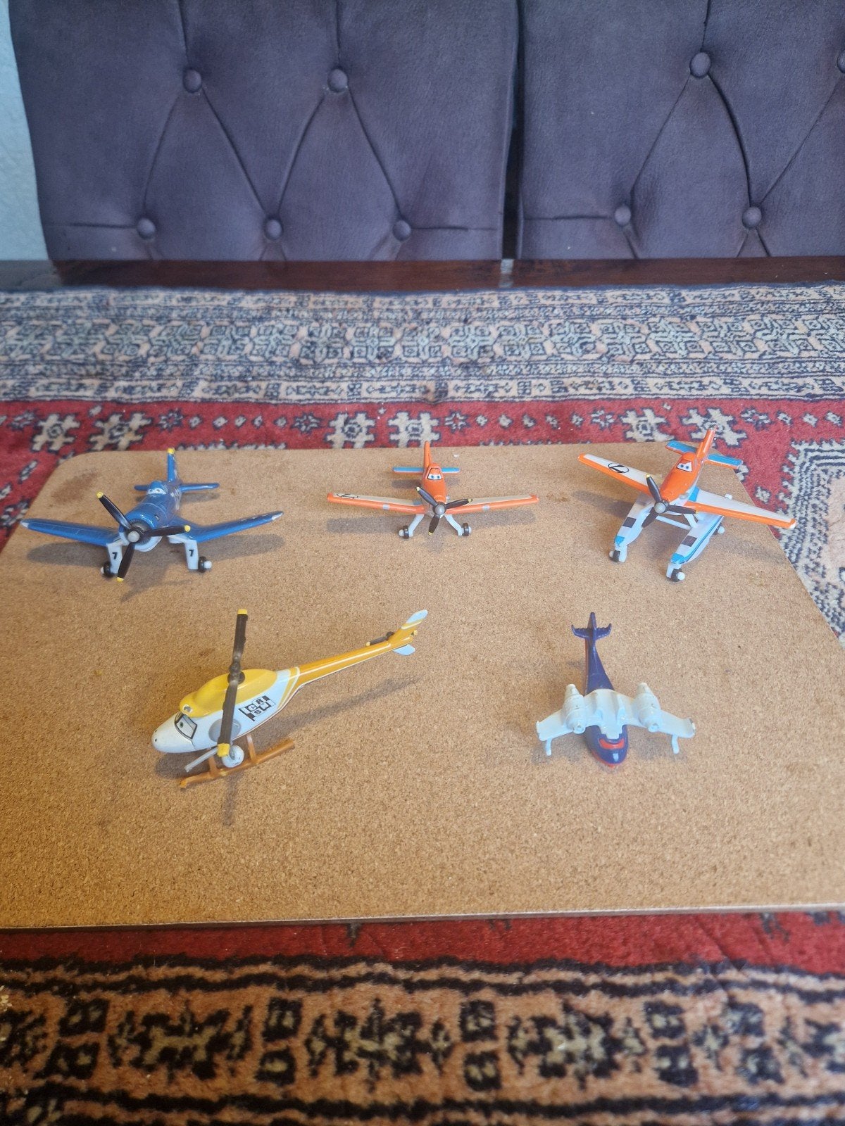 4 stuk vliegtuigjes en een Helikoptertje van Disney  pixar, Hobby en Vrije tijd, Modelbouw | Vliegtuigen en Helikopters, Ophalen of Verzenden