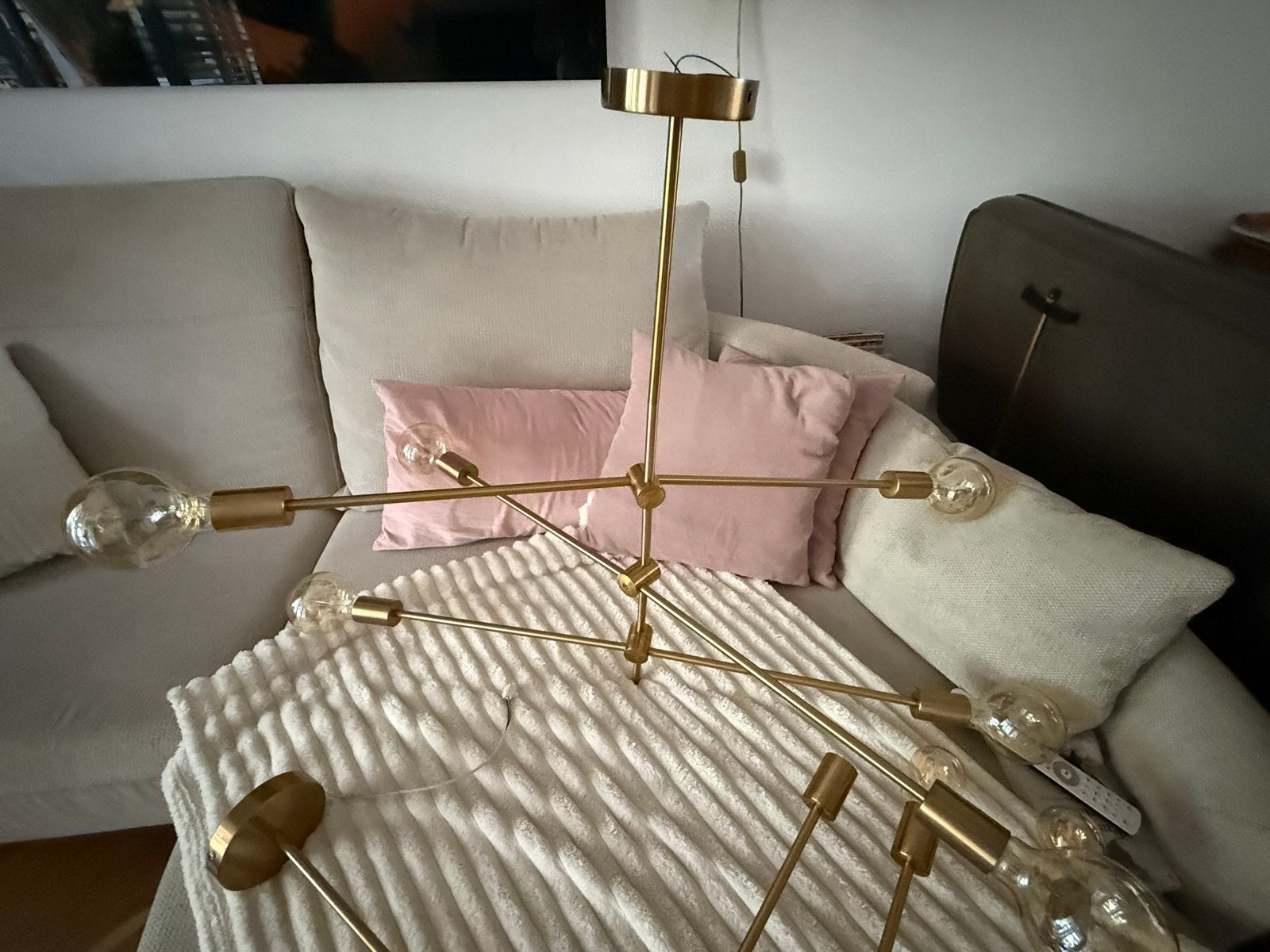 2x Gouden Sputnik Kroonluchter met 6 E27 fittingen, Huis en Inrichting, Lampen | Hanglampen, Ophalen, Zo goed als nieuw, Metaal