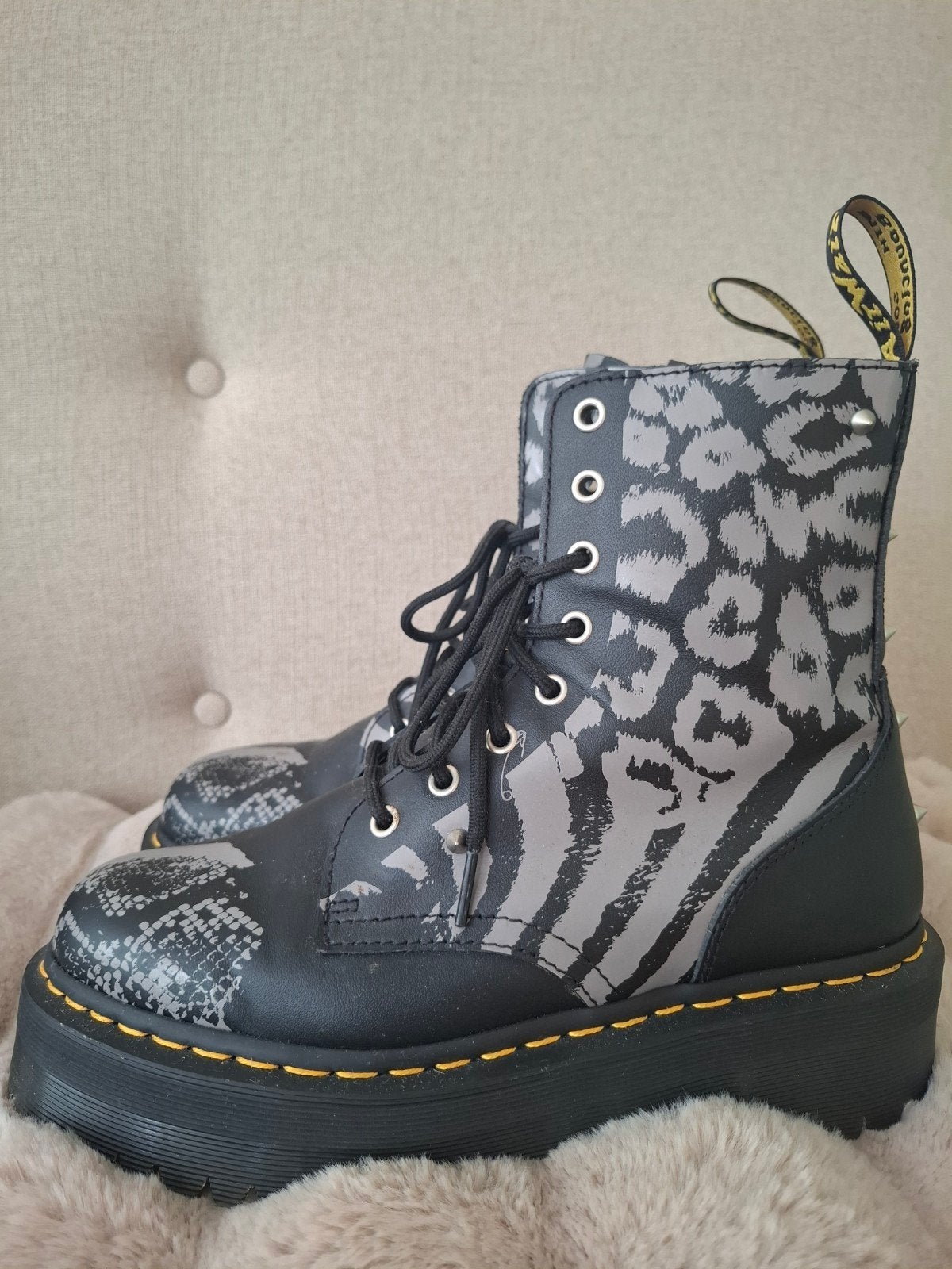 dr Martens met spekzool, maat 42 NIEUW, Zwart, Nieuw, Ophalen of Verzenden, Dr. Martens