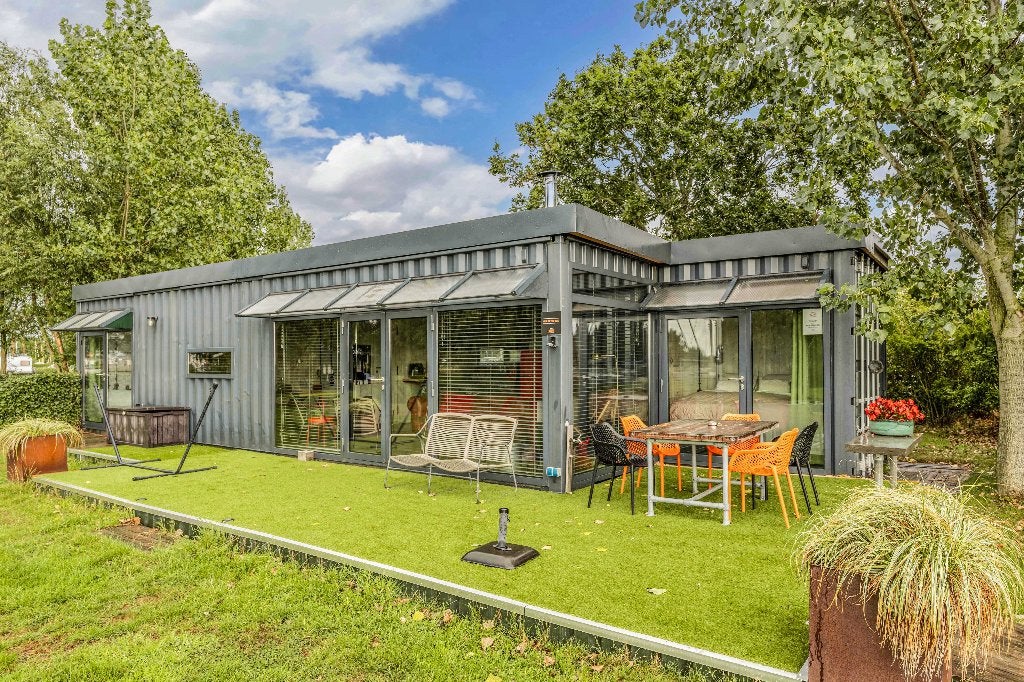 Vakantiewoning/Tiny house  in Zeecontainer, Overige soorten, 2 slaapkamers, 60 m², Verkoop zonder makelaar