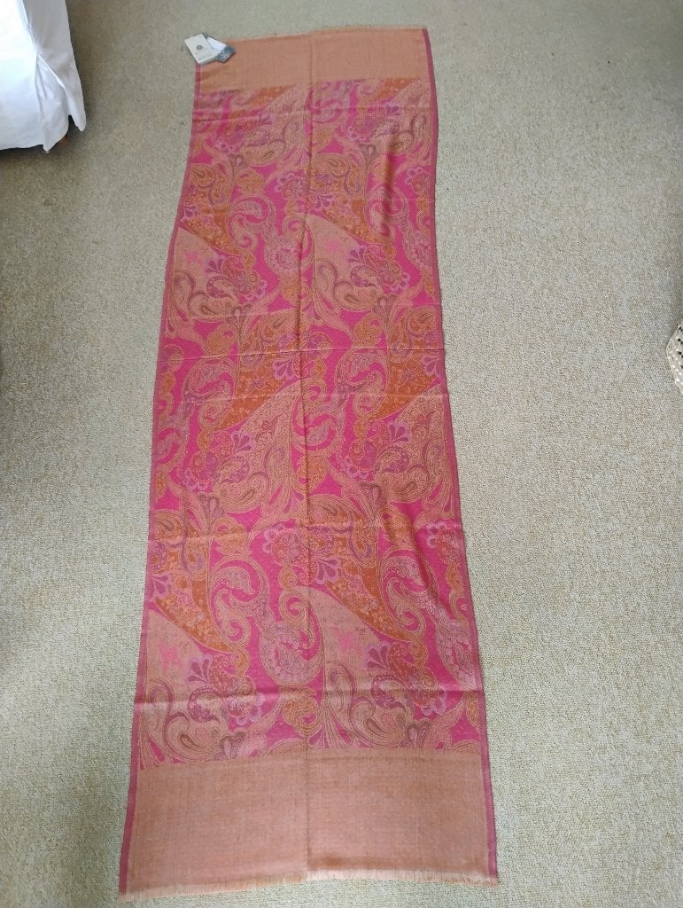 Nieuwe, roze sjaal met Oosters motief uit India 100 % wol, Kleding | Dames, Mutsen, Sjaals en Handschoenen, Maat 38/40 (M), Nieuw