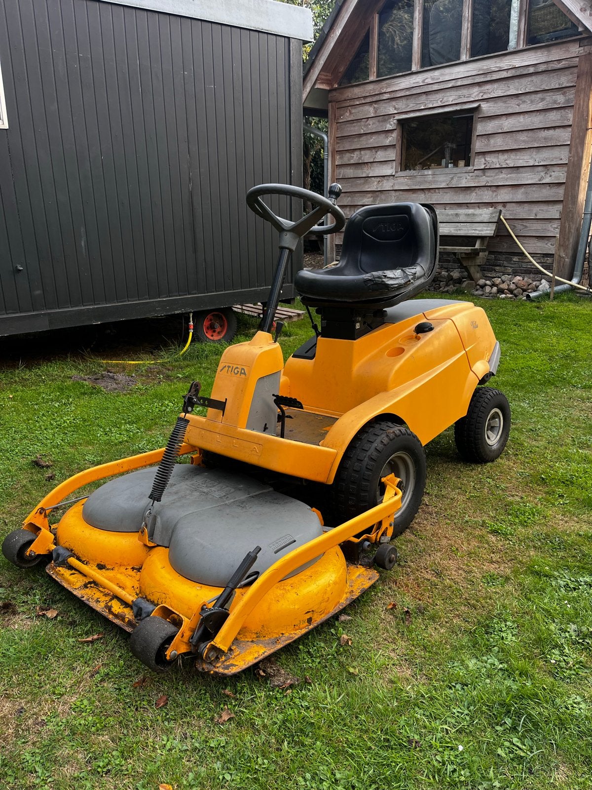 Stiga Villa frontmaaier - Maaidek hard - 105cm mulchdek, Ophalen, Cirkelmaaier, Gebruikt, Benzine-grasmaaier
