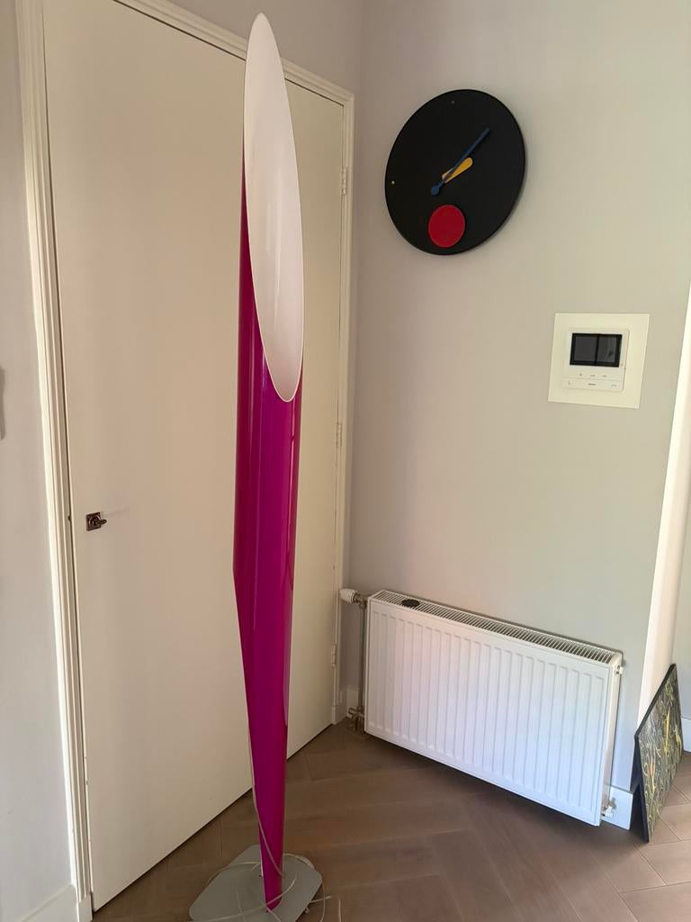 Kundalini Shakti cyclaamkleur, Ophalen, 200 cm of meer, Metaal, Modern, strak