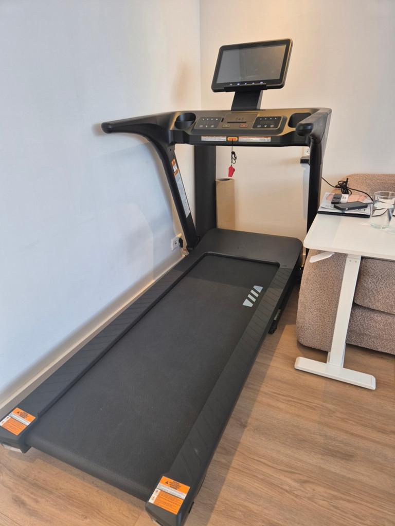 Inspire Series T5S loopband inklapbaar, Sport en Fitness, Ophalen, Zo goed als nieuw, Loopband