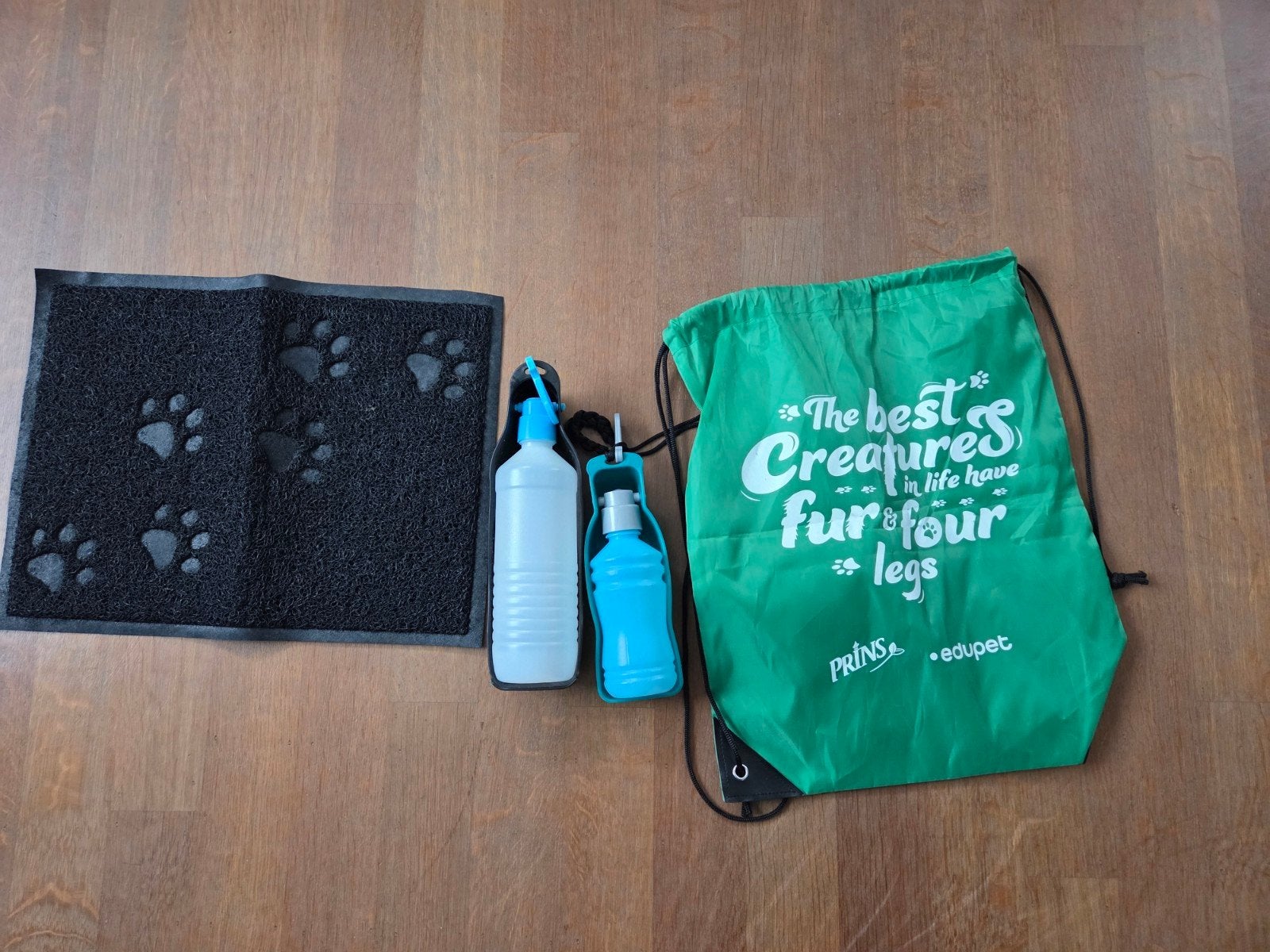 Honden pakket met waterflessen, placemat, tas, Ophalen of Verzenden, Zo goed als nieuw