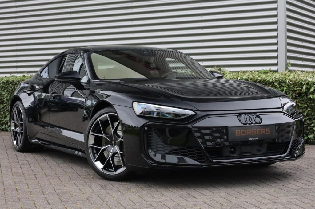 Audi e-tron GT RS Carbon l Pano l Massage l Vierwielsturing, Automaat, 660 min, 775 pk, Gebruikt