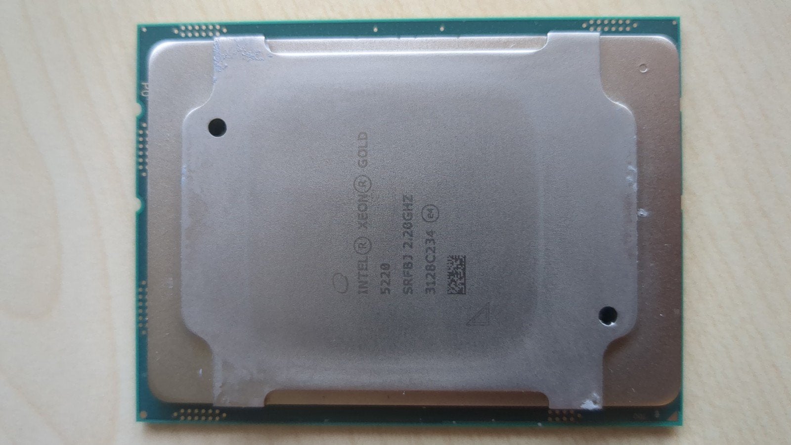 Intel Xeon Gold 5220 Processor 2.20GHz, Ophalen of Verzenden, Zo goed als nieuw, Intel Xeon Gold 5220, 2 tot 3 Ghz