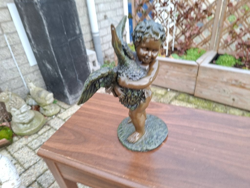 beeld engel met gans in de armen, Ophalen of Verzenden, Zo goed als nieuw, Mens