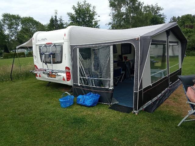 Hobby caravan 495 ul excellent inclusief voortent, luifels, 2 aparte bedden, Rondzit, Hobby, Schokbreker