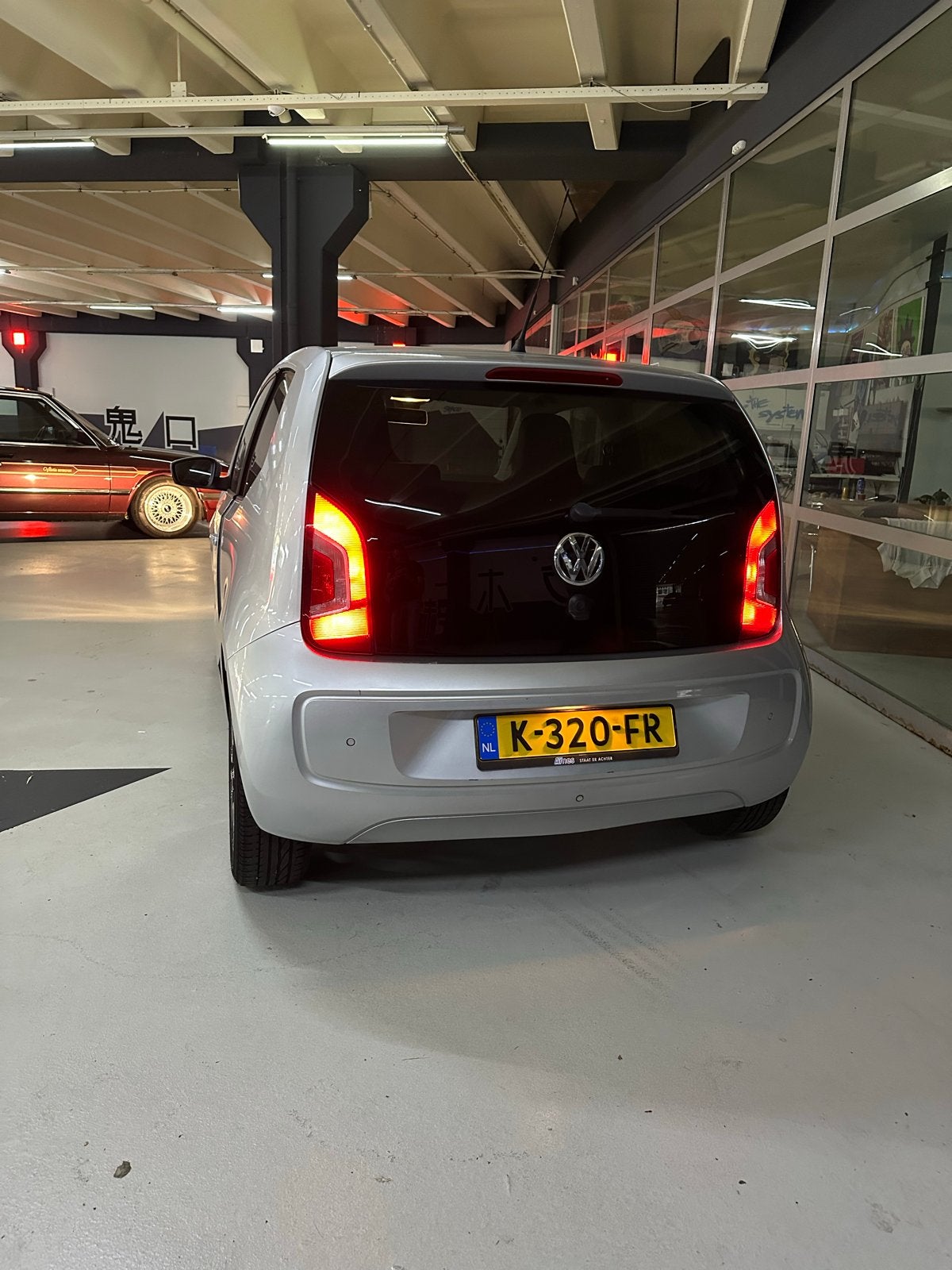 Foto 5 van Volkswagen up! 1.0 55KW AUT 2012 Grijs