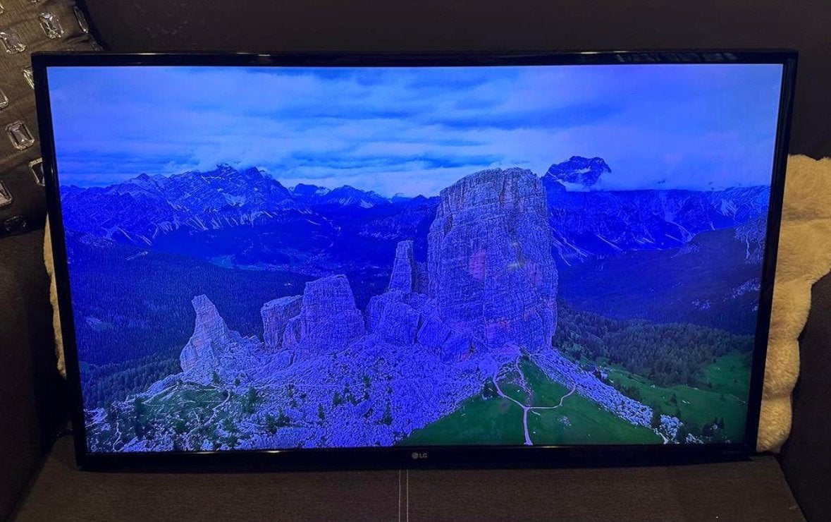 LG 43 inch 4K Smart TV te koop (model 43UF640V)., Ophalen, 50 Hz, Zo goed als nieuw, 100 cm of meer