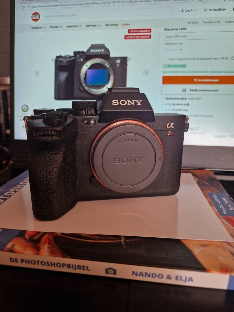Sony ILCE 7R-M5   Sony A7R-M5, Audio, Tv en Foto, Fotocamera's Digitaal, Ophalen, Bluetooth, Screenprotector, 4 t/m 7 keer