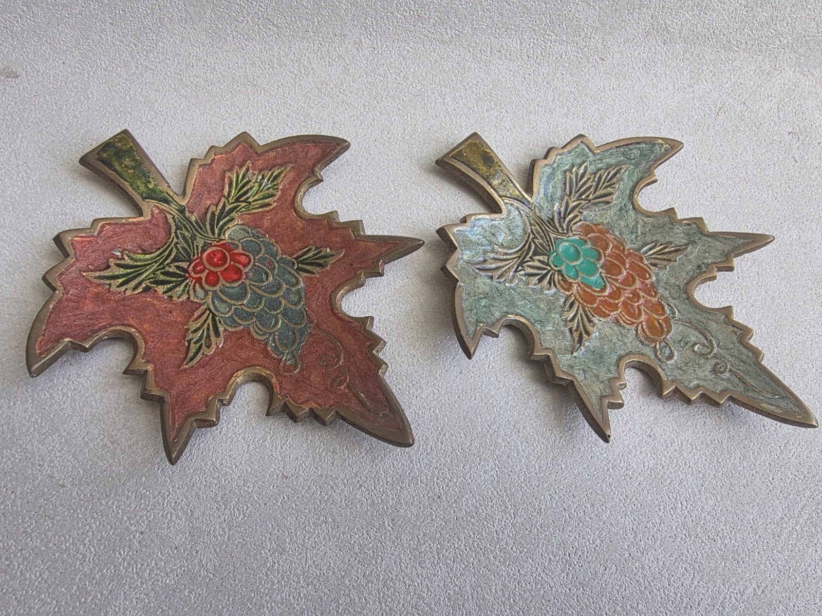 “Vintage messing schaaltjes in bladvorm met emaille, Verzenden