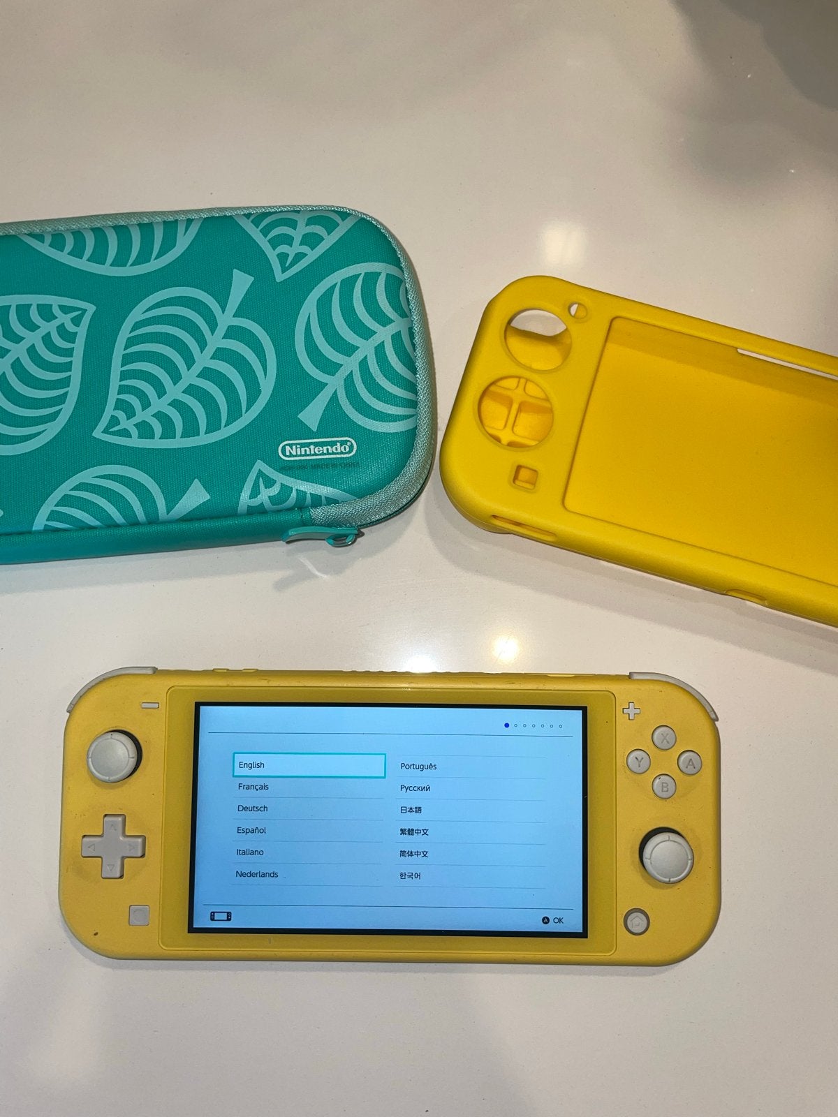 Nintendo Switch Lite Geel met hoes en oplader, Ophalen of Verzenden, Zo goed als nieuw, Met 1 controller, Switch Original