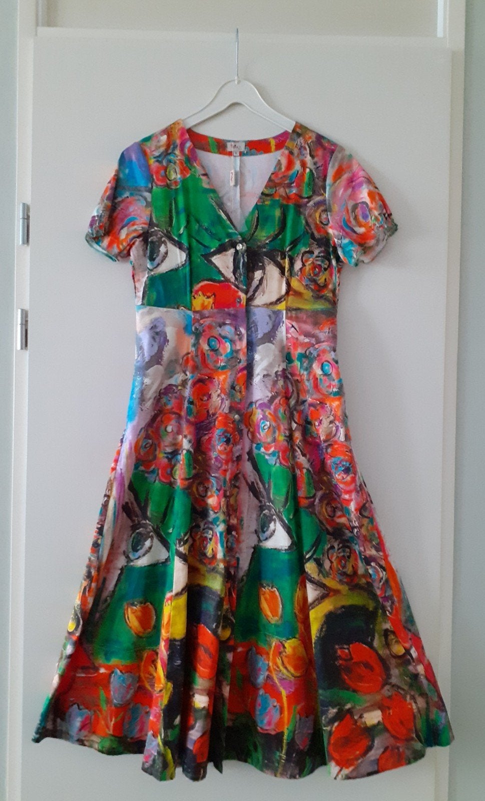 Prachtige jurk merk HEART maat M (NIEUW), Kleding | Dames, Jurken, Ophalen of Verzenden, Nieuw, Onder de knie