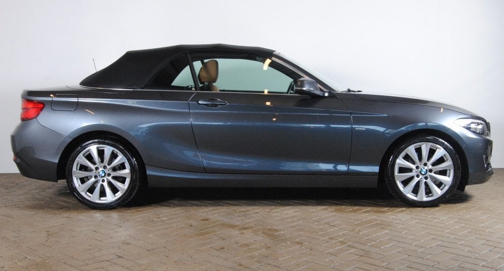 Bmw 2-serie Cabrio 220i High Executive | NL auto | Stoelverw, Auto's, Automaat, 1998 cc, Euro 6, 4 cilinders