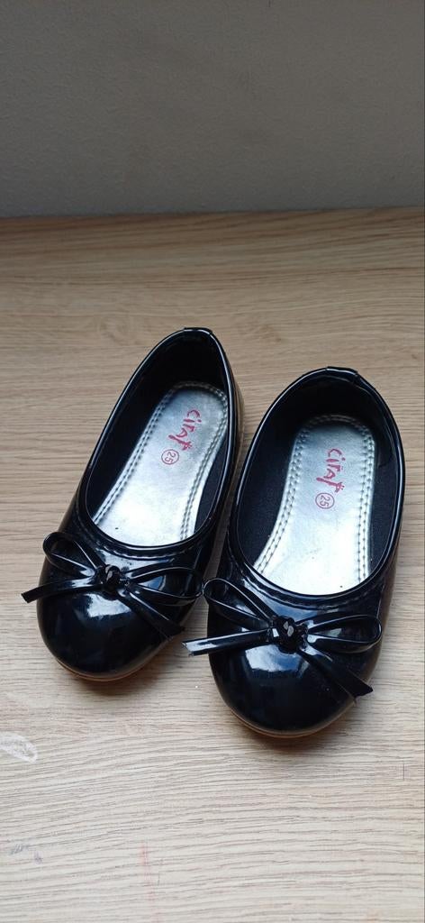 Zwarte lak schoentjes met strik maat 25, Kinderen en Baby's, Ophalen of Verzenden, Gebruikt, CRAFT, Meisje