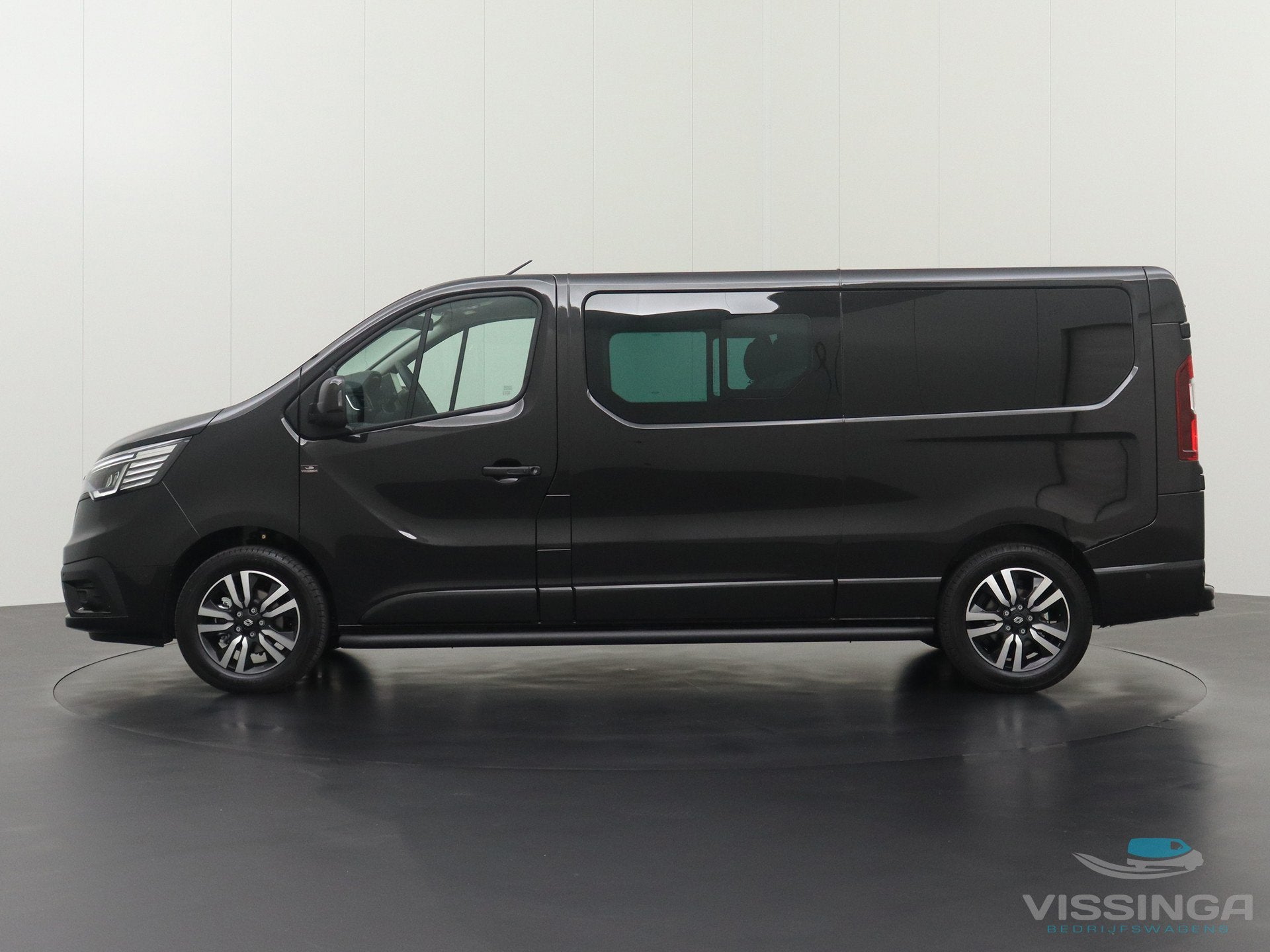 Renault Trafic L2H1 170 pk Anniversary Edition Automaat Dubb, Auto's, Stof, 4 cilinders, Renault, Zwart