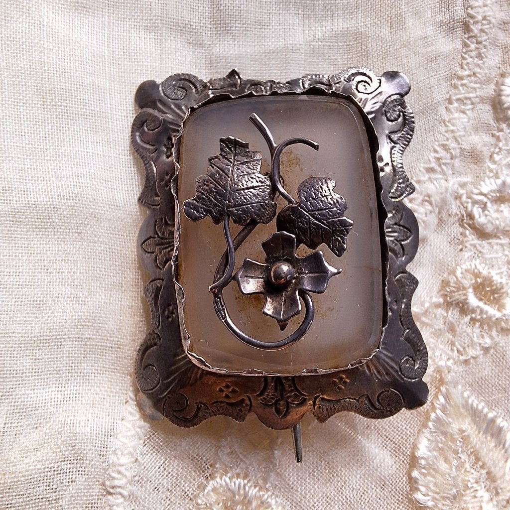 Antiek/ Antieke zilver/zilveren broche met edelsteen, Ophalen of Verzenden, Zilver, Broche, Met edelsteen