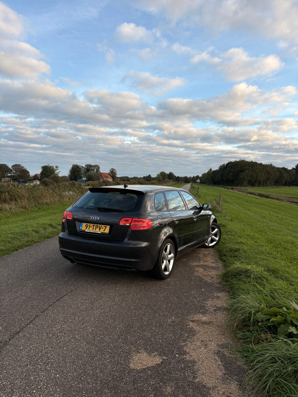 Audi A3 Sportback DSG | CarPlay | Stoelverwarming | Xenon, Xenon verlichting, 4 cilinders, Zwart, 1200 kg