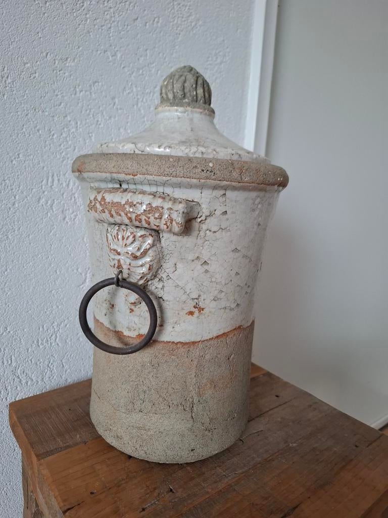 Grote bloempot van steen/beton. Grote zware vaas met deksel, Ophalen, Zo goed als nieuw, Beige, Steen/keramiek