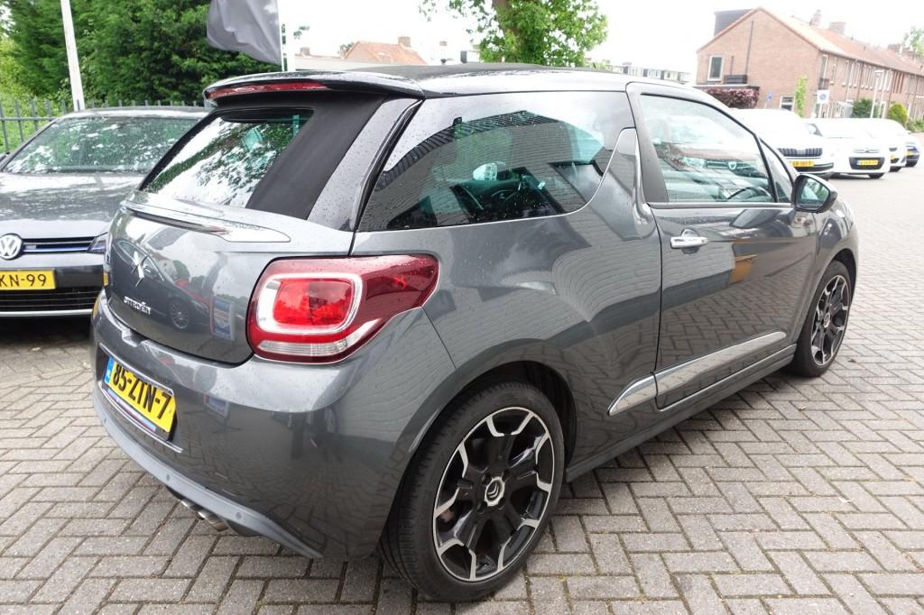 Citroen DS3 1.6 THP SPORT CHIC   29.000 km !!  Cabriotop, Auto's, Gebruikt, 4 cilinders, Cabriolet, 49 €/maand
