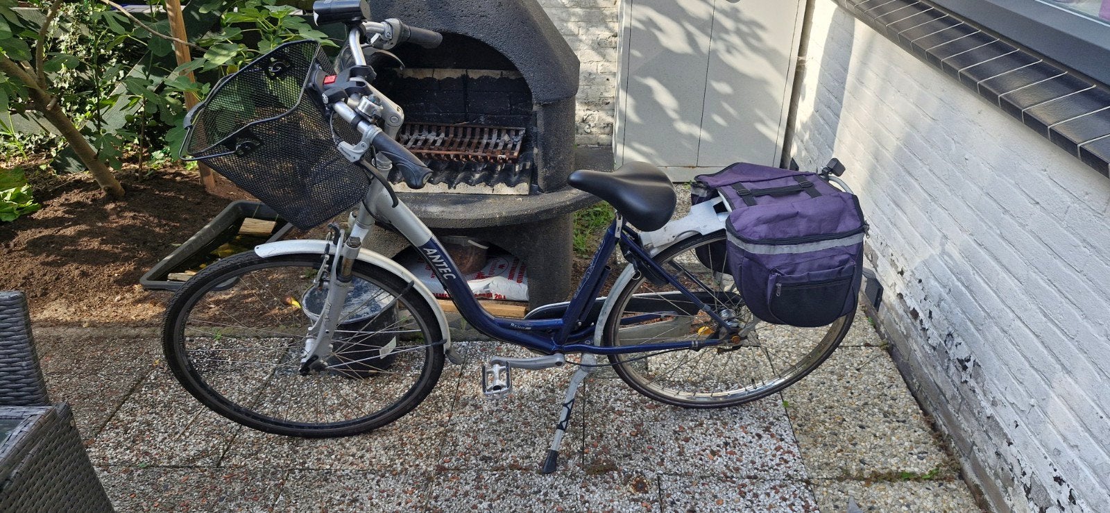 Antec Damesfiets met mandje, fietstassen en lampen, Ophalen, Gebruikt, Overige merken, Versnellingen