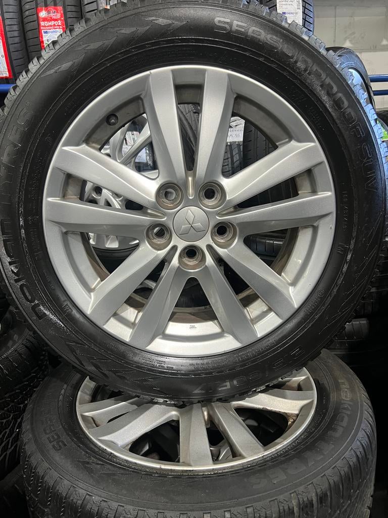 Mitsubishi velgen 17 inch 5x114.3 met banden 215-60-17, Ophalen, Banden en Velgen, 17 inch, Terreinwagen