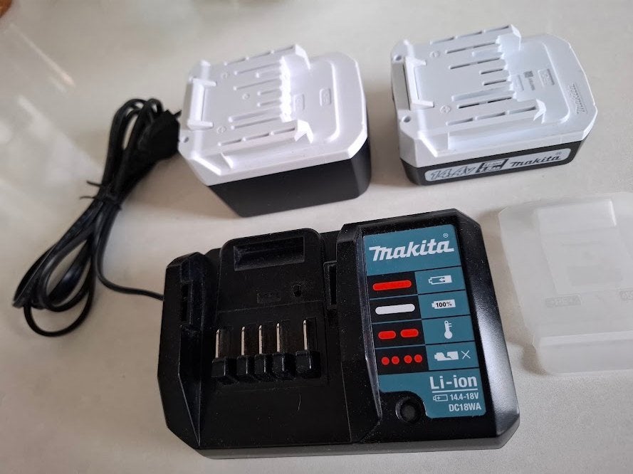 Makita oplader + accu's, Ophalen of Verzenden, Gebruikt, Overige typen, Makita