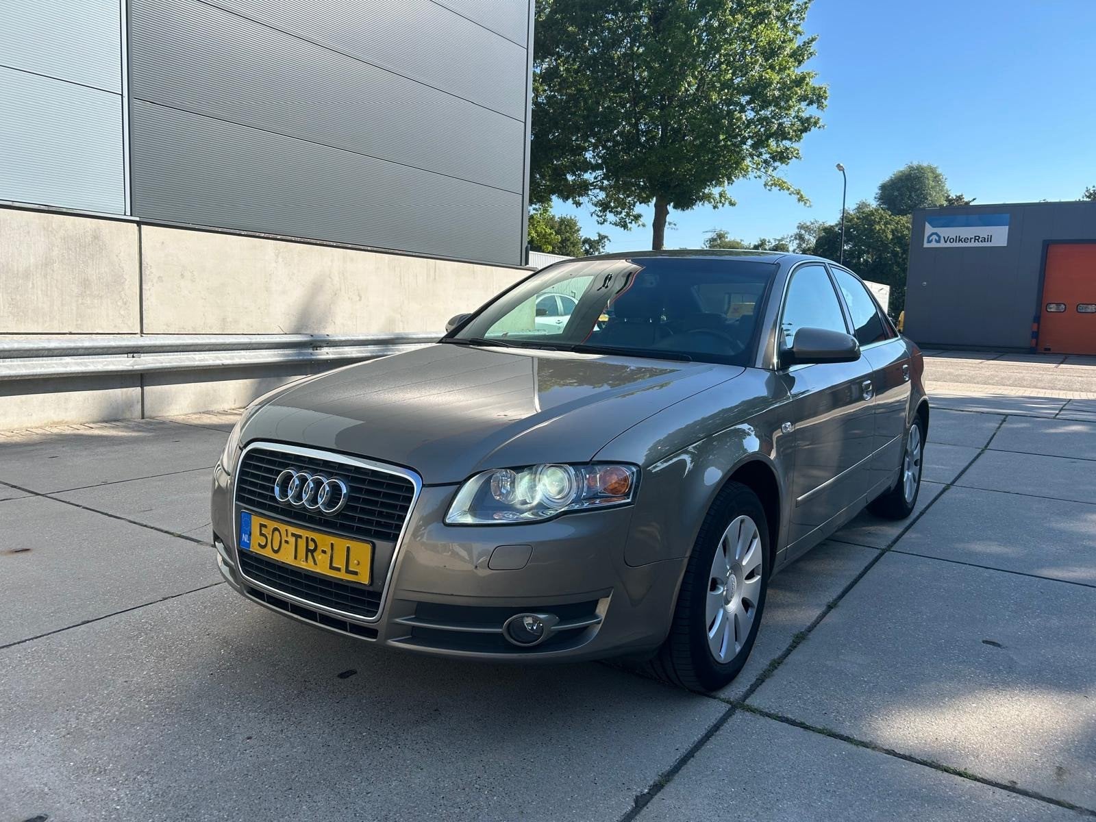Audi A4 Limousine 2.0 Pro Line Business automaat navi clima, Auto's, Audi, 730 kg, Gebruikt, 4 cilinders, 1984 cc