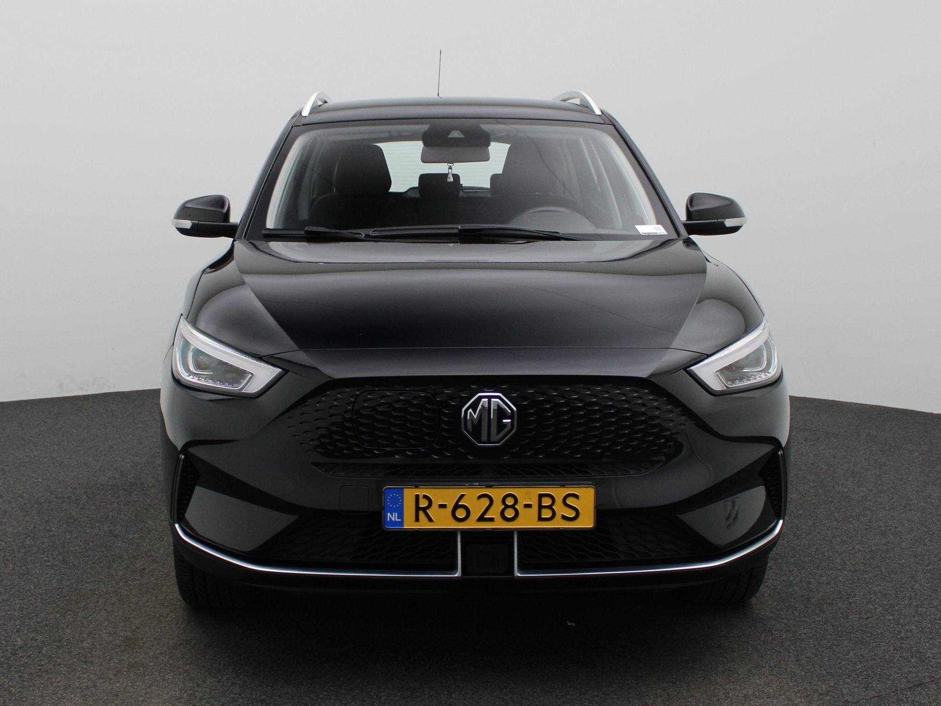 MG ZS EV Standard Range Comfort 50 kWh, Auto's, 12 maanden, Stof, ZS, Zwart