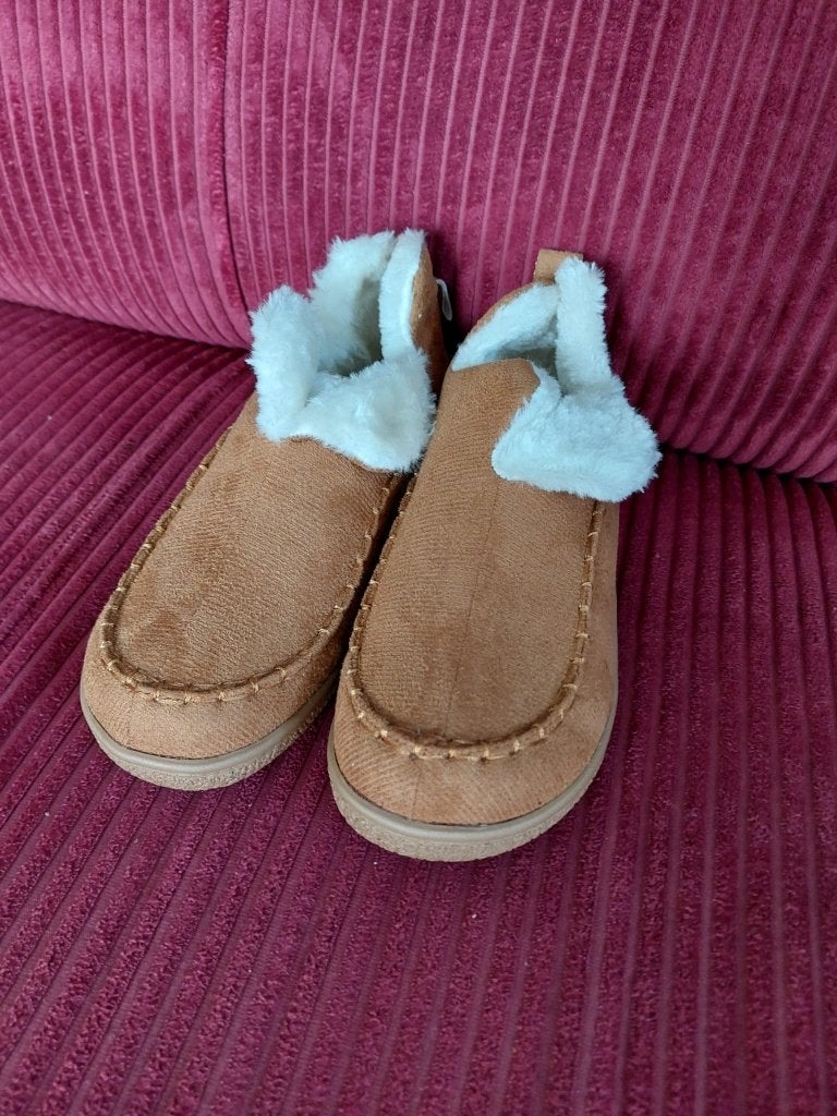 Nieuwe warme winterpantoffels maat 38, Overige kleuren, Nieuw, Ophalen of Verzenden, Pantoffels of Sloffen