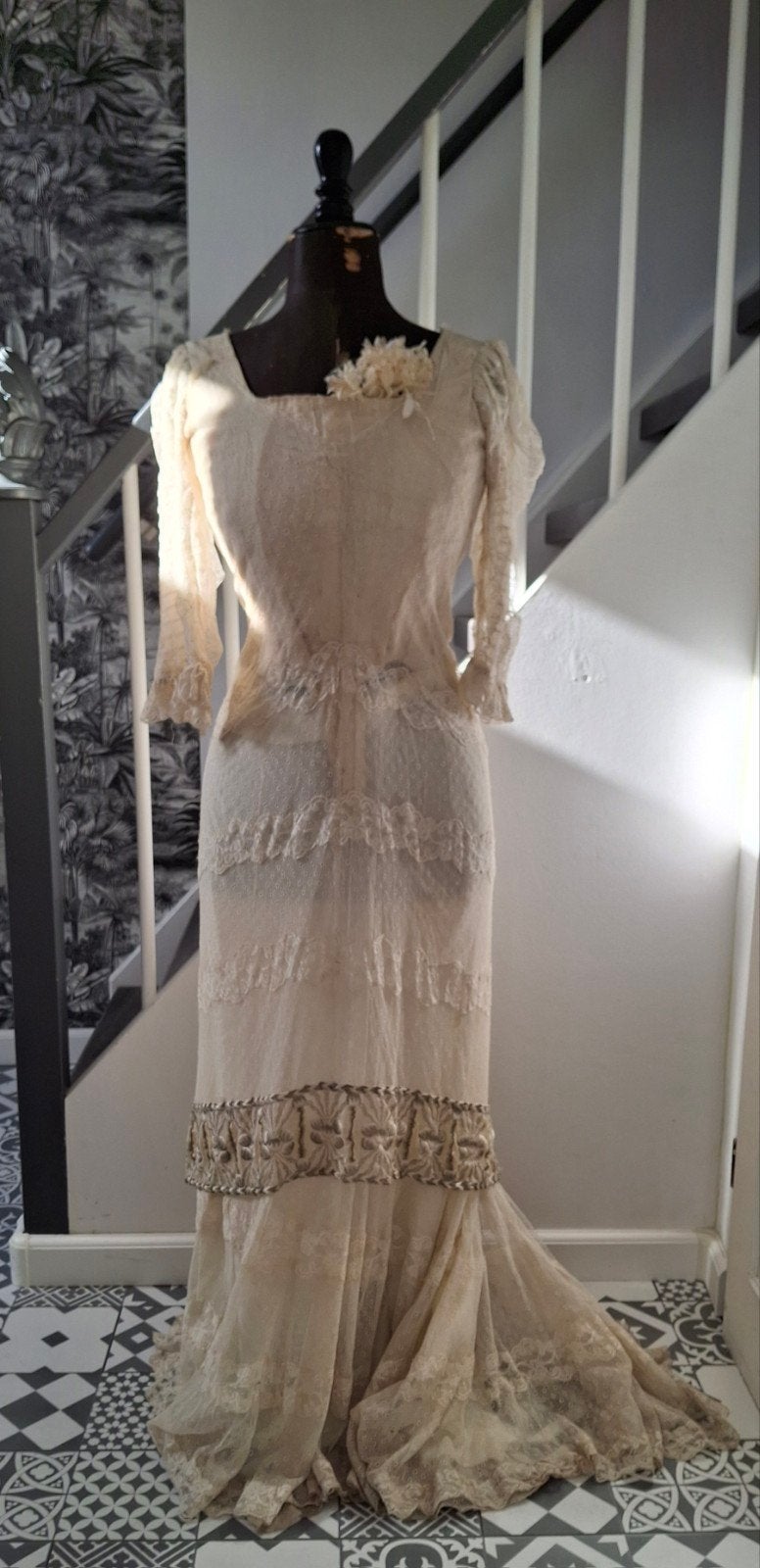 Antieke Victoriaanse jurk van kant met antieke paspop, Ophalen, Dames