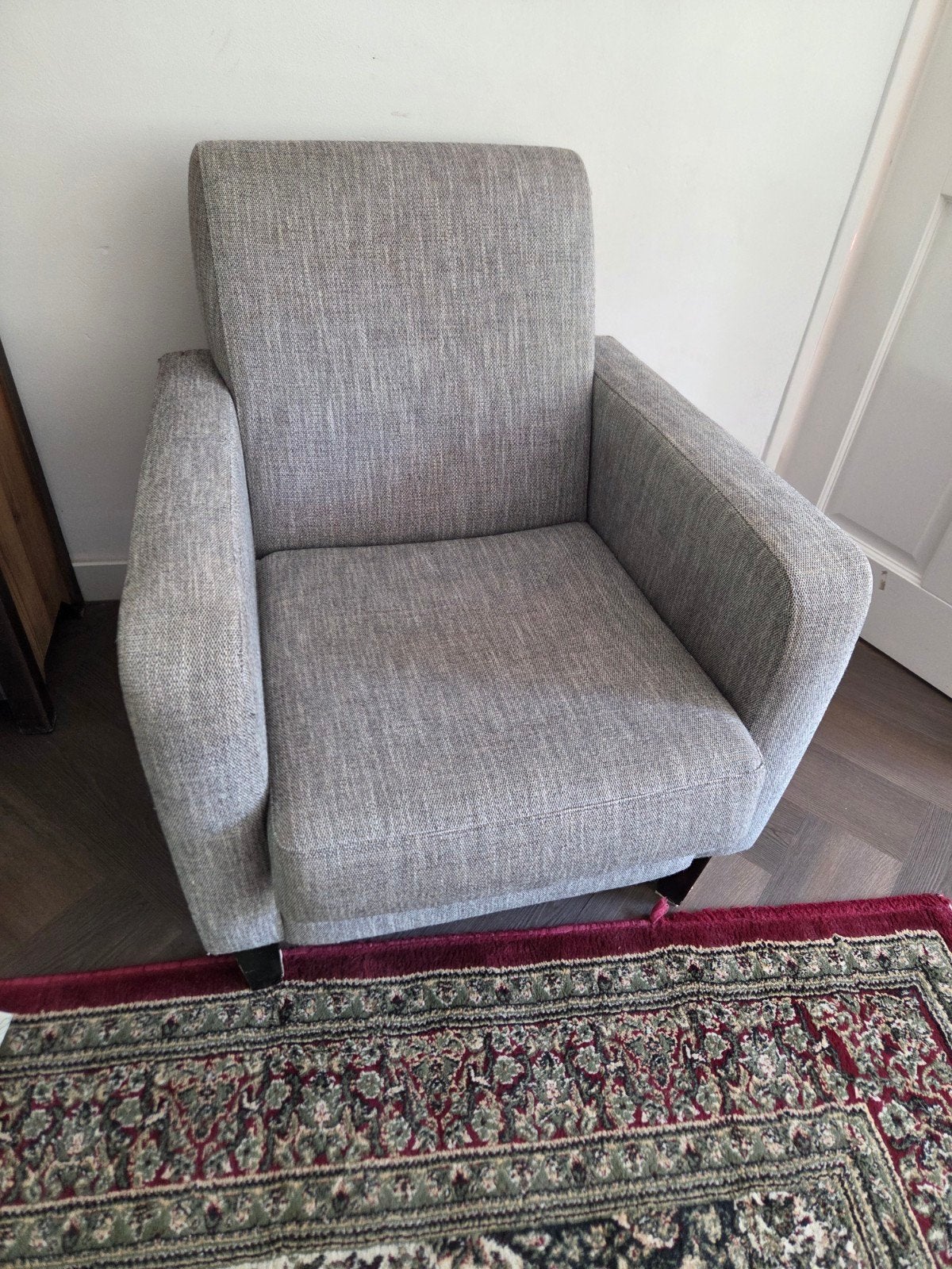 Comfortabele grijze fauteuil - Zo goed als nieuw, Ophalen, 75 tot 100 cm, Zo goed als nieuw, 75 tot 100 cm