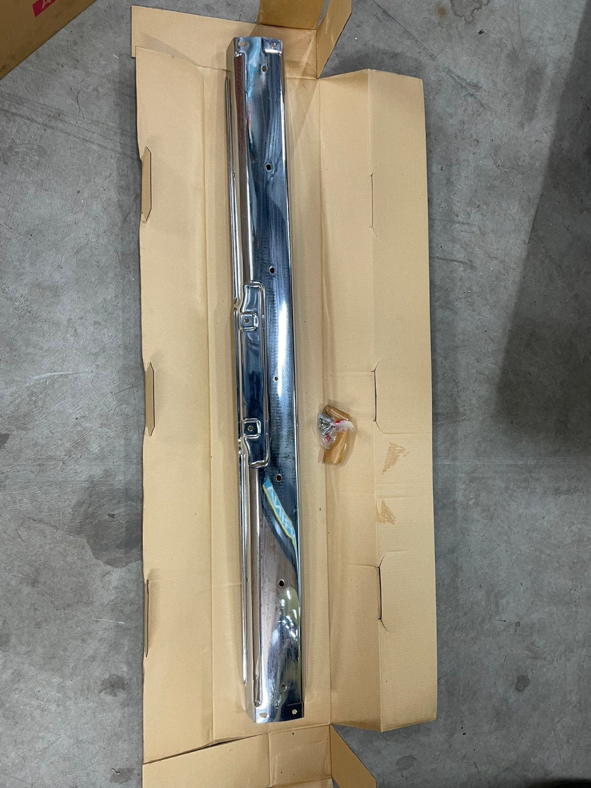 Toyota carina ta40 voorbumper nieuw 52111-19555, Ophalen of Verzenden