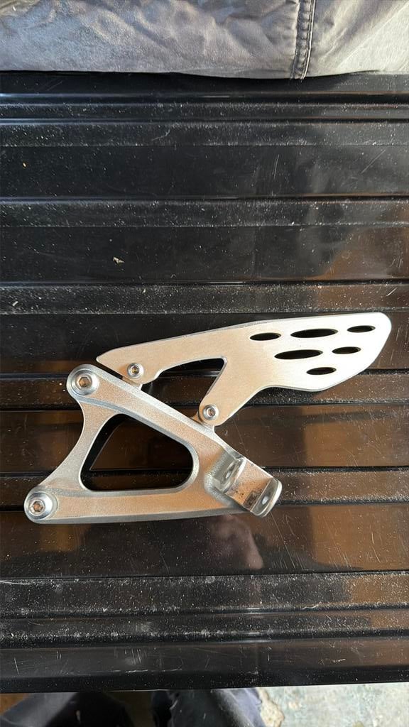 Voetsteun schetsplaat links Yamaha R1 09-14, Motoren, Ophalen of Verzenden