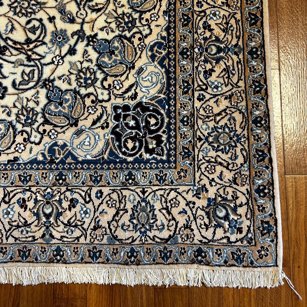 perzisch tapijt nain met zijde 255 x 155 cm - Gratis bezorgd, Huis en Inrichting, TTM Wonen, Meubels – (Perzische) Tapijten en Woonaccessoires