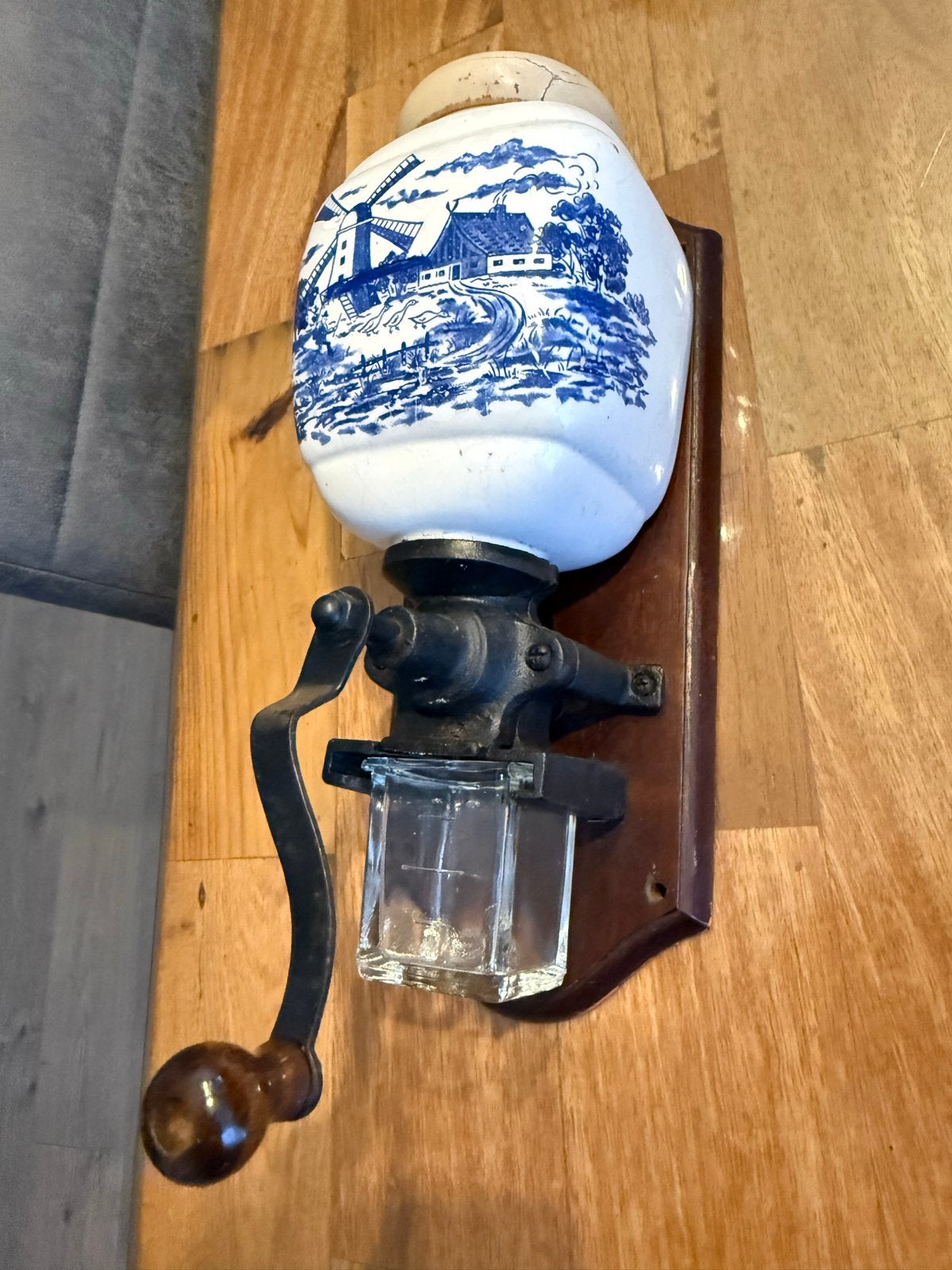Antieke Wand Koffiemolen met Delfts Blauw Decor, Antiek en Kunst, Ophalen of Verzenden