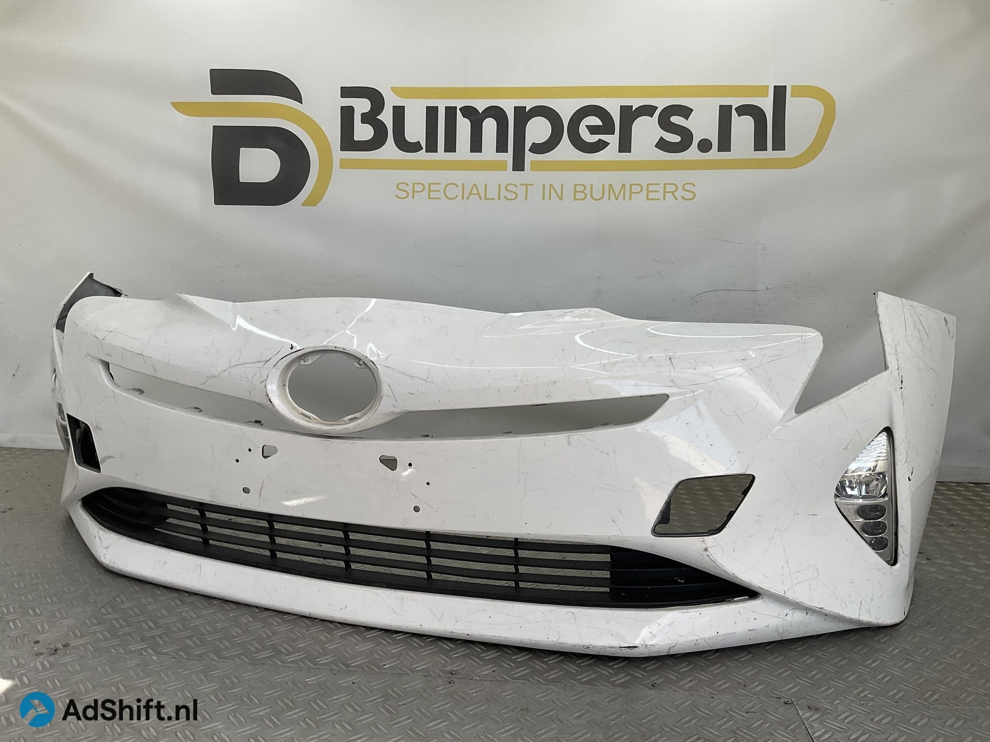 Bumper Toyota Prius XW50 16-18 52119-47700 Voorbumper D2-233, Auto-onderdelen, Bumper
