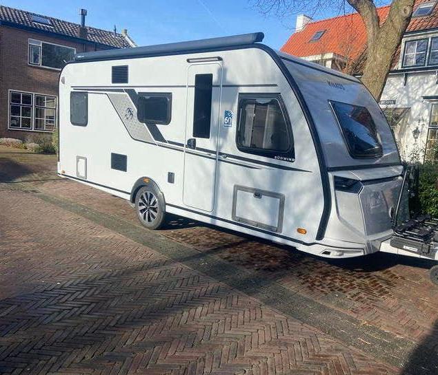 Knaus Sudwind 500 QDK 60 years Stapelbed, Luifel, Mover, Caravans en Kamperen, Caravans, Treinzit, Dwarsbed, Particulier, 6 tot 7 meter