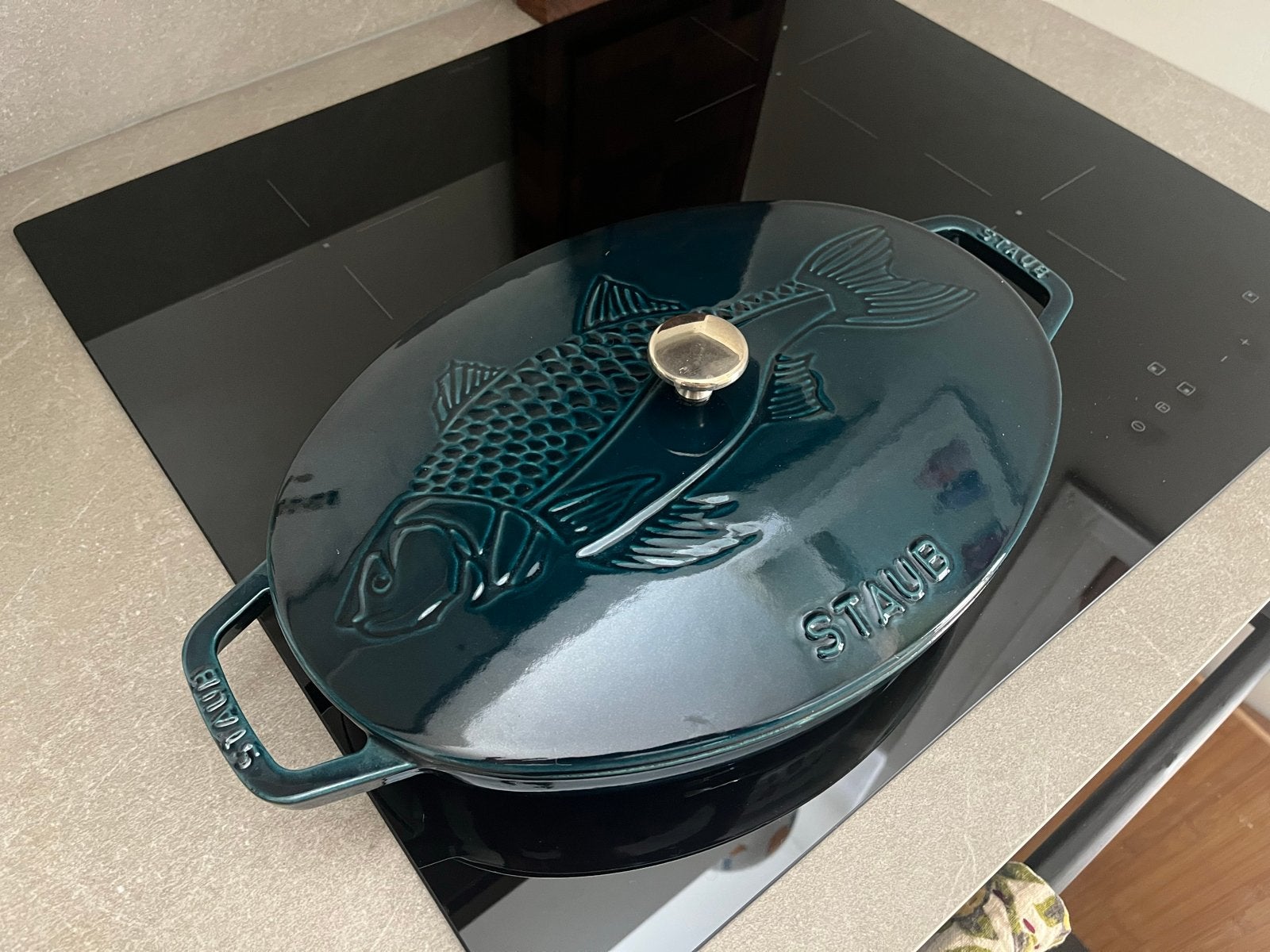 Staub Ovenschaal Vis 33 cm, Ovaal, La-mer, Ophalen, Zo goed als nieuw, Metaal, Overige merken