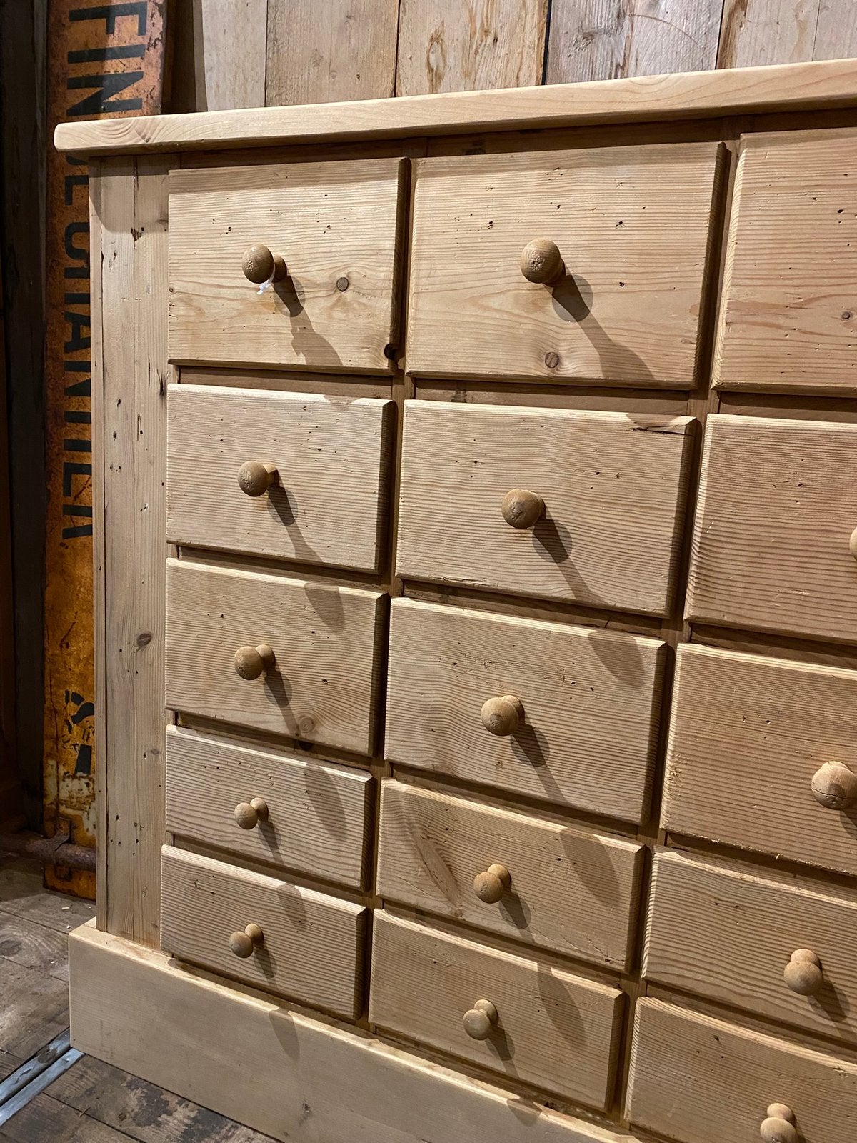 Ondiepe oud grenen ladekast landelijke kast, Ophalen, Gebruikt, 100 tot 150 cm, 5 laden of meer