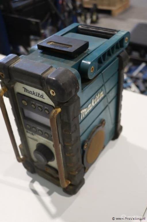 Online Veiling: Makita Accu bouwradio DMR110, Doe-het-zelf en Verbouw, Gereedschap | Handgereedschap, Gebruikt