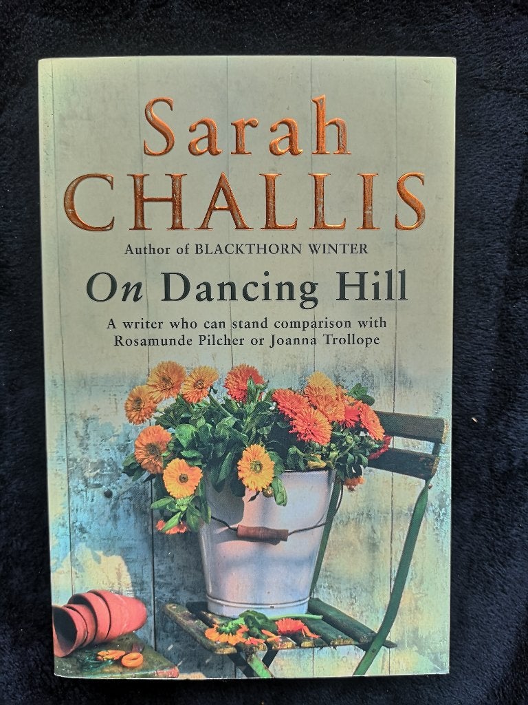 Sarah Challis, On Dancing Hill, Ophalen of Verzenden, Gelezen